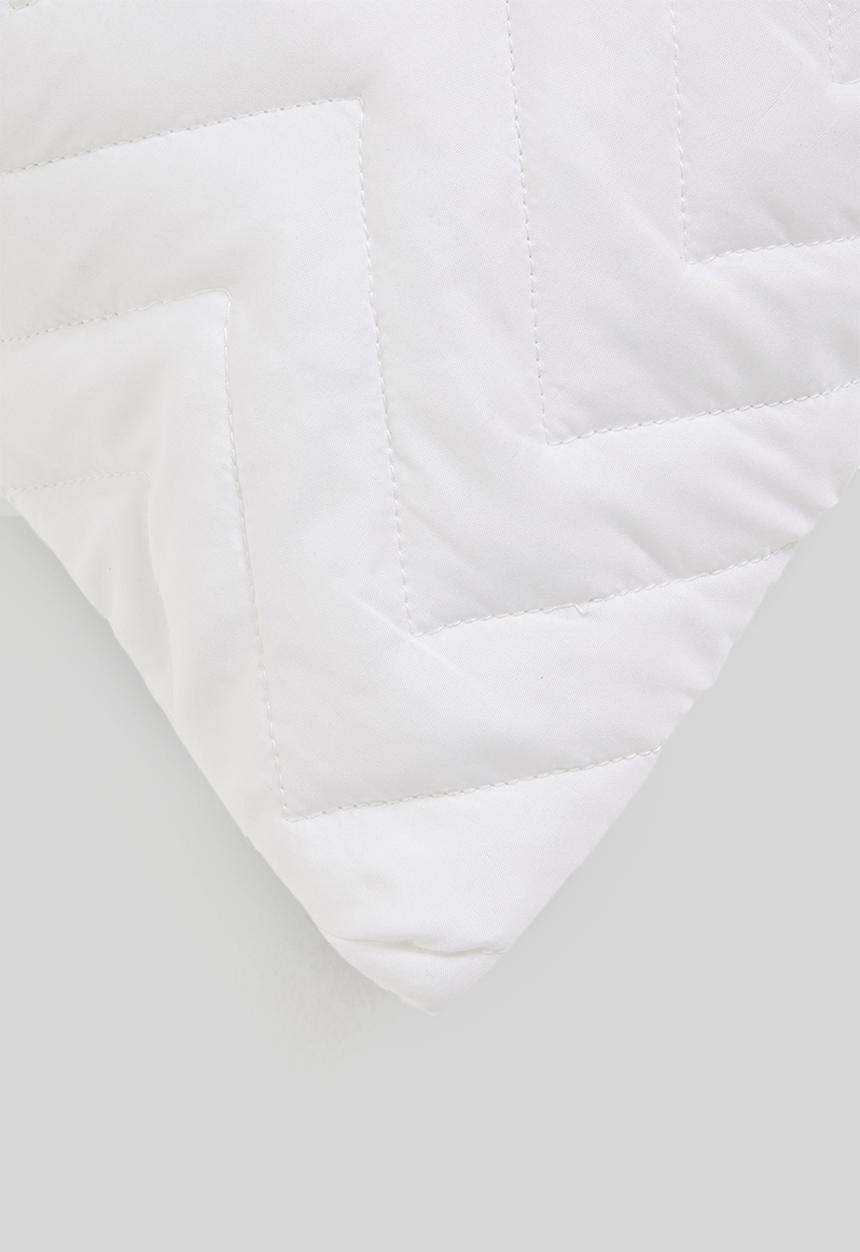 Sixth Floor - Quilted pillow protector