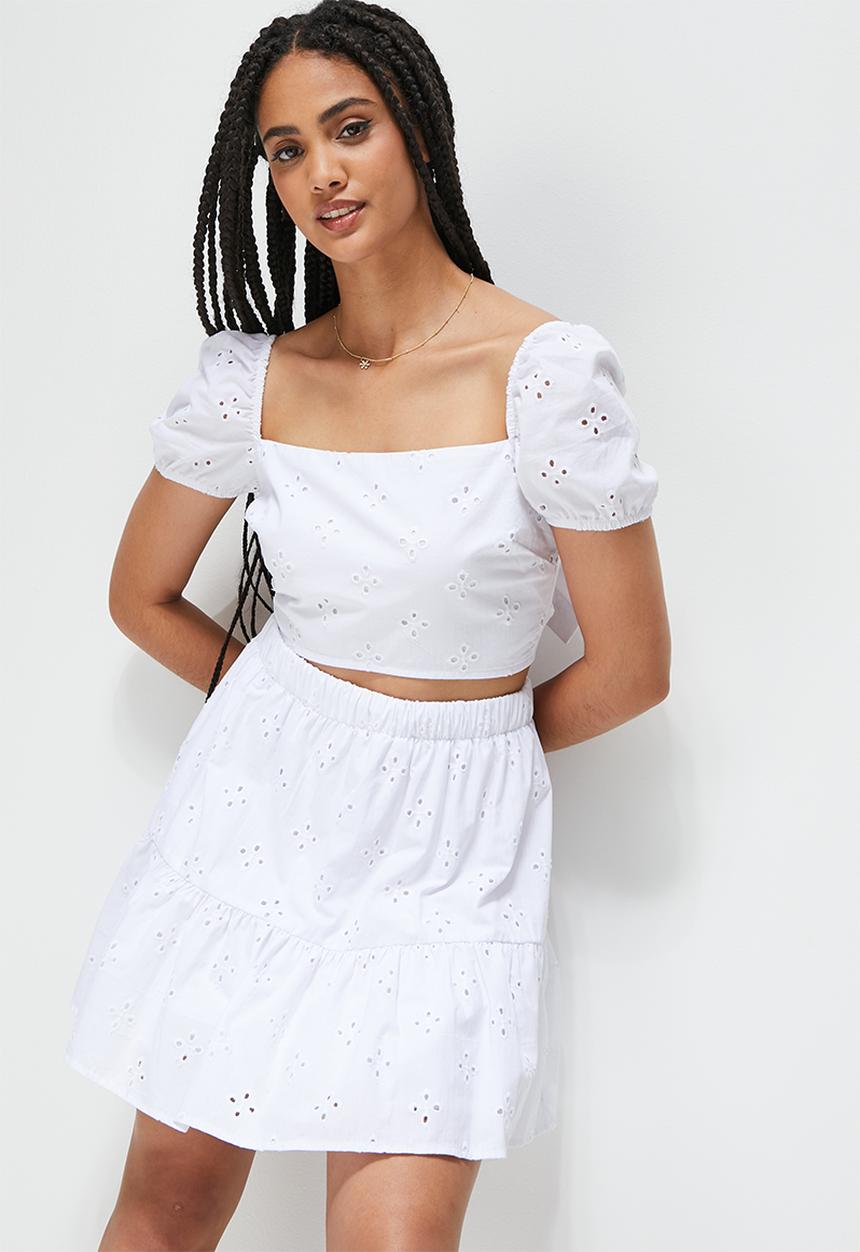 Blake - Anglaise blouse with tie back - white