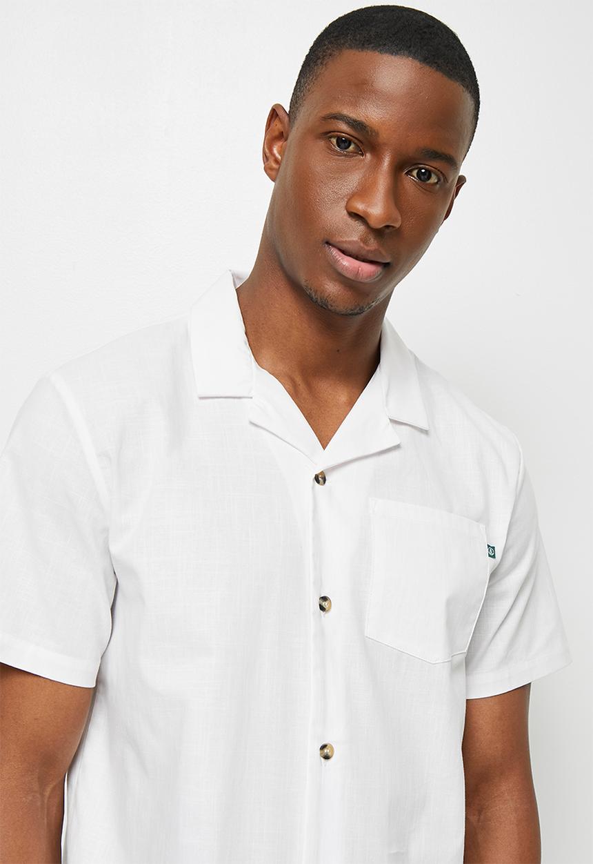 Lark & Crosse - Regular fit lightweight textured short sleeve shirt - white