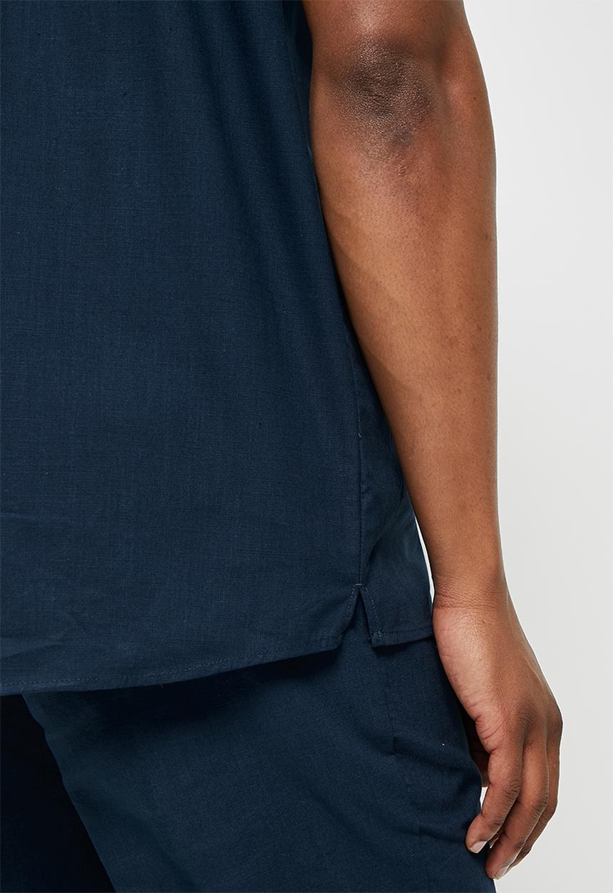 Lark & Crosse - Regular fit lightweight textured short sleeve shirt - navy