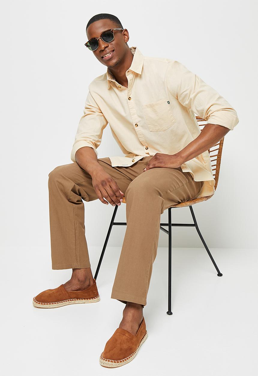 Lark & Crosse - Regular fit lightweight textured long sleeve shirt - beige