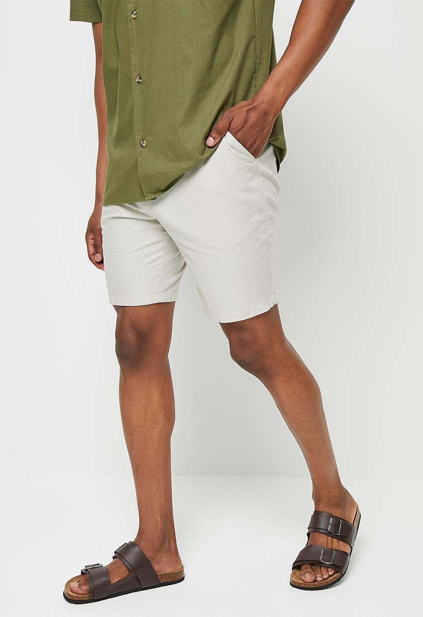Lark & Crosse - Textured belted chino short - stone