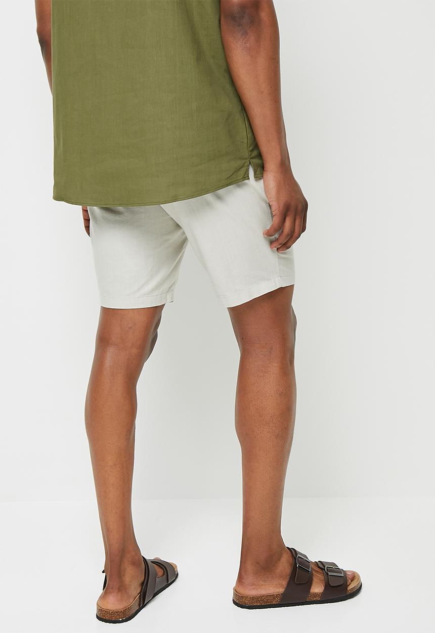 Lark & Crosse - Textured belted chino short - stone