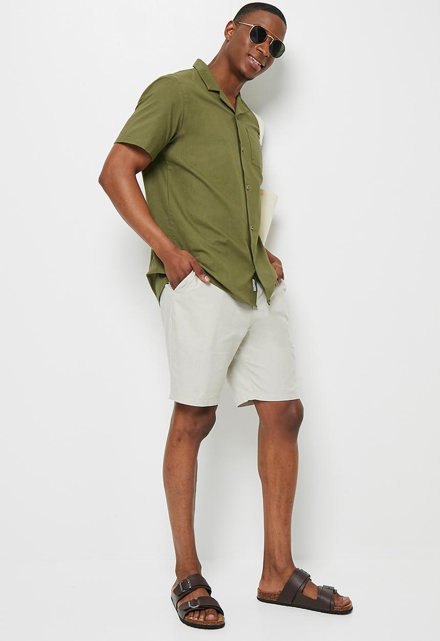 Lark & Crosse - Textured belted chino short - stone