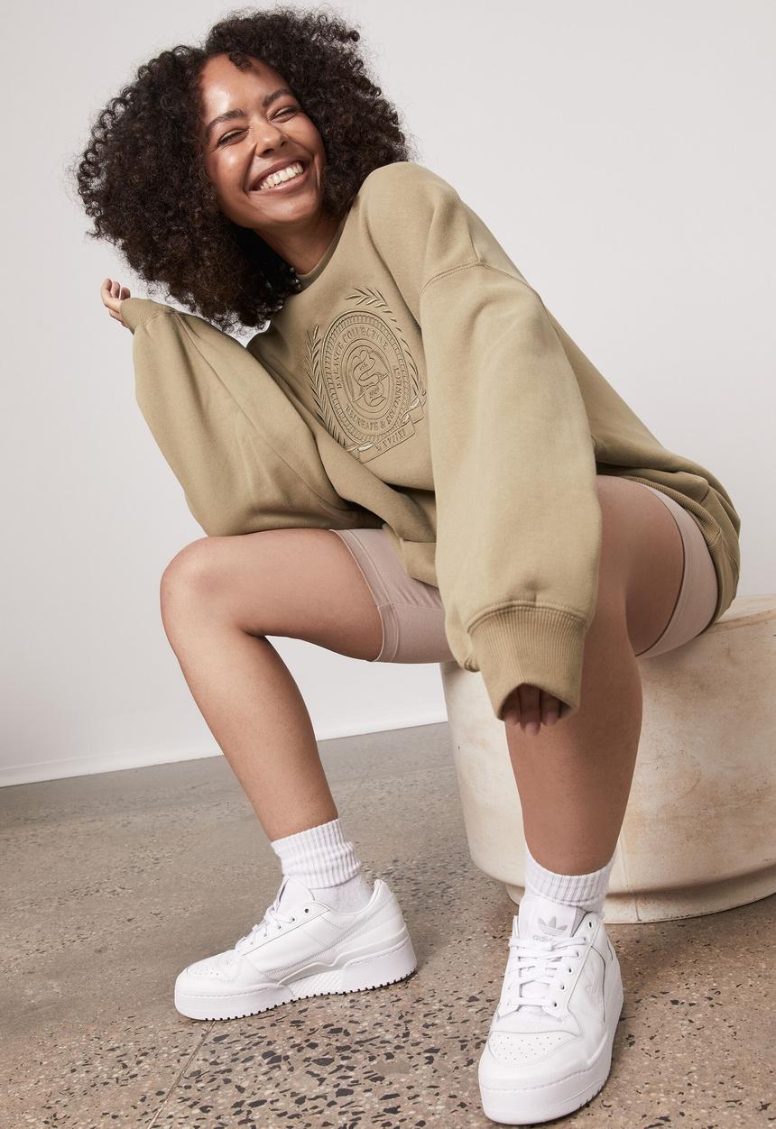 Factorie - Slouchy premium graphic crew - olive leaf