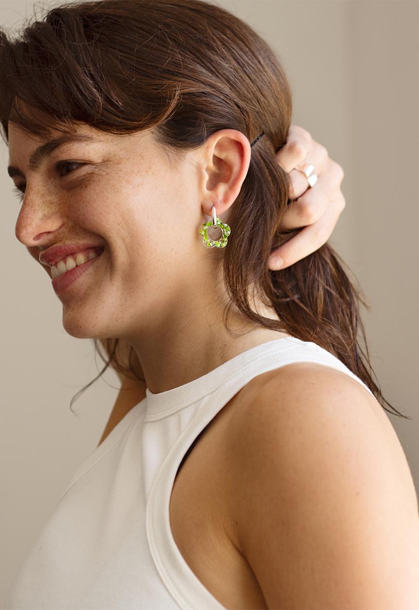 Pina Jewels - Daisy charm - green star confetti