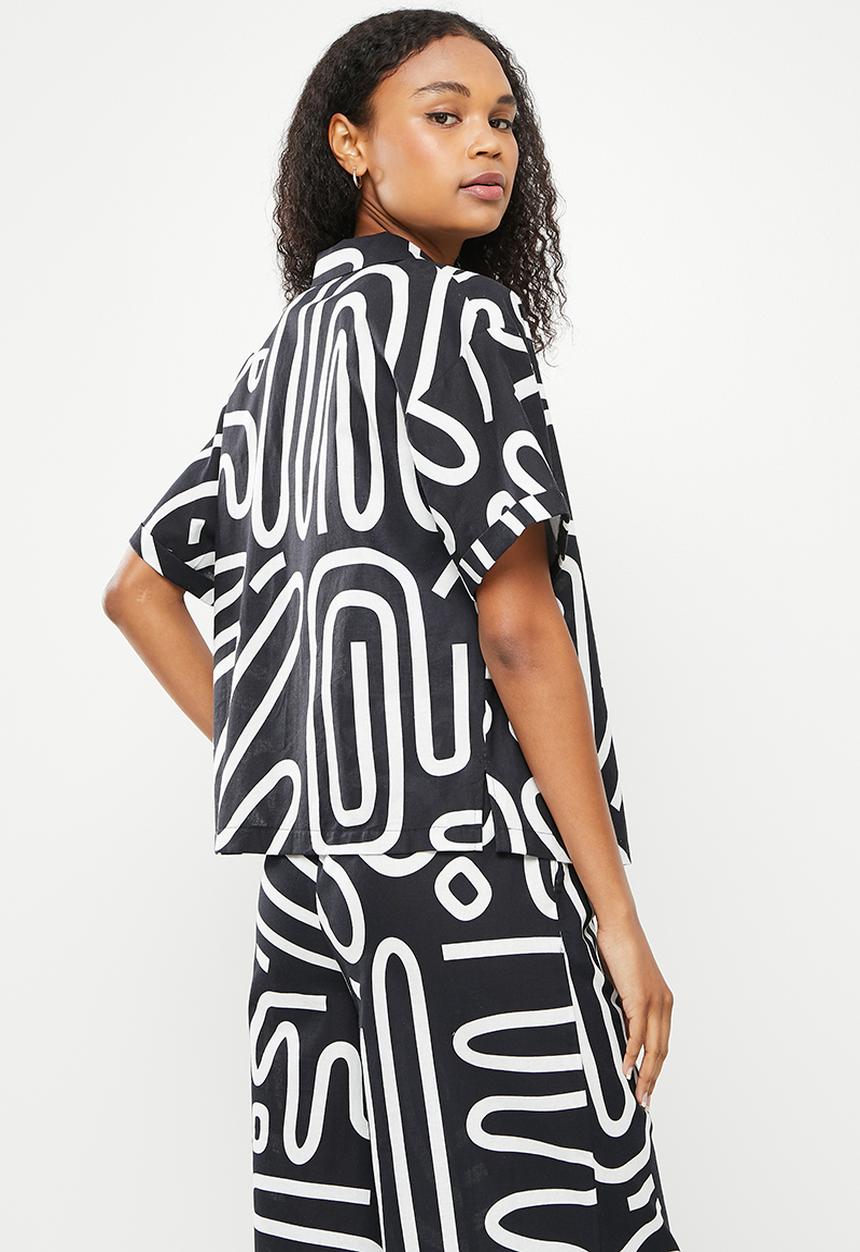 Me&B - Rivier collar essential shirt - black squiggle