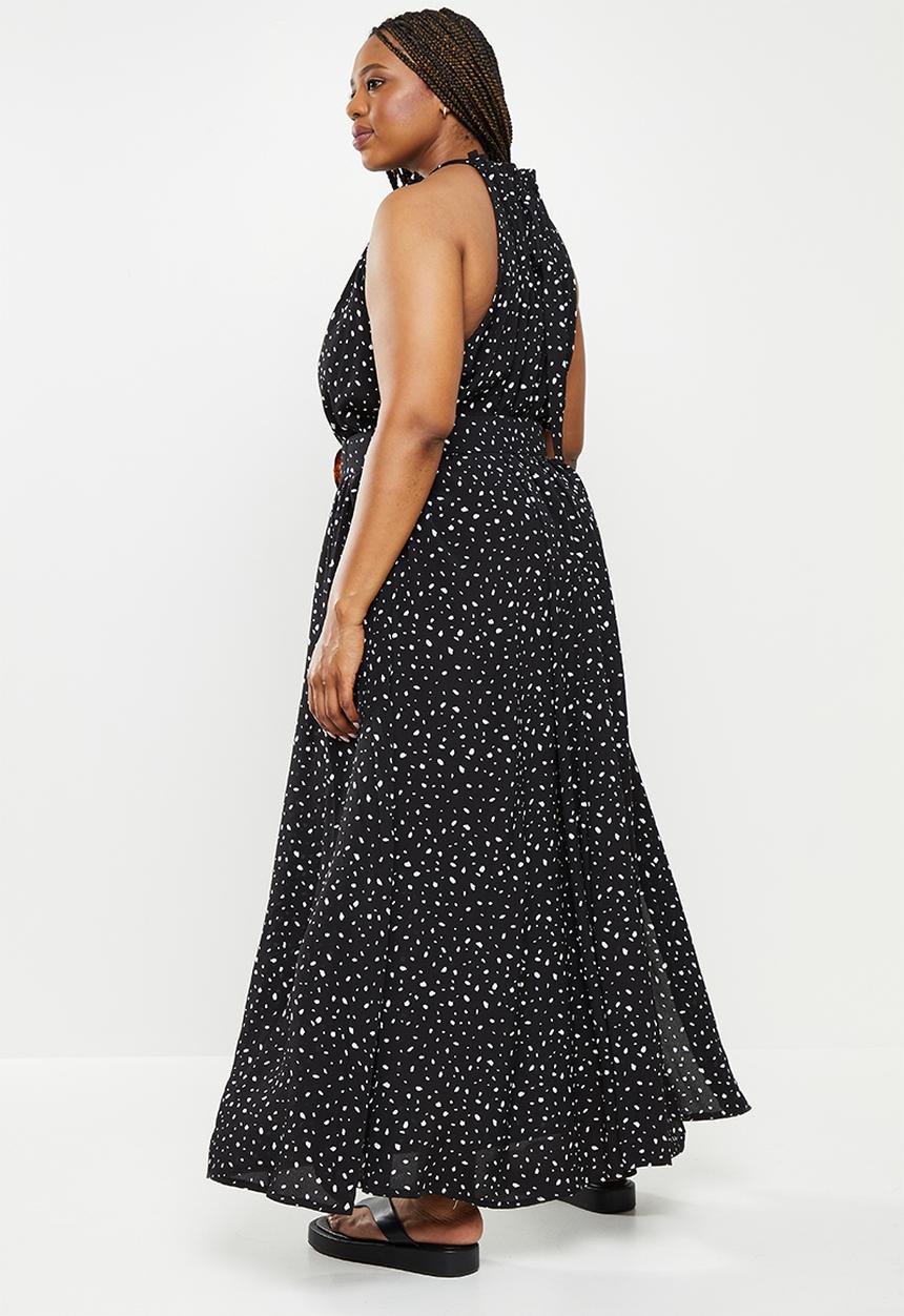 Me&B - Plus halter full maxi with belt detail - black print