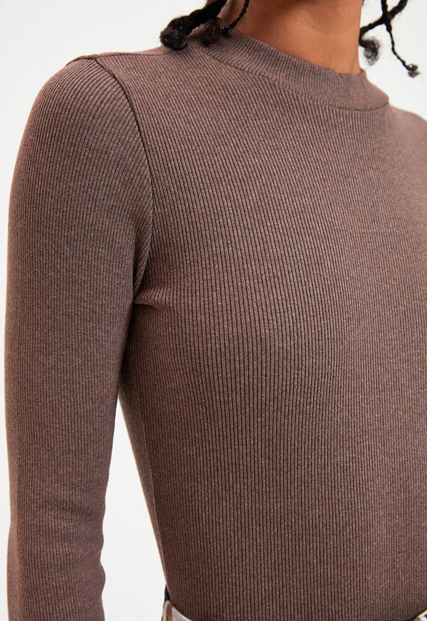 Trendyol - Turtleneck ribbed snap bodysuit - brown