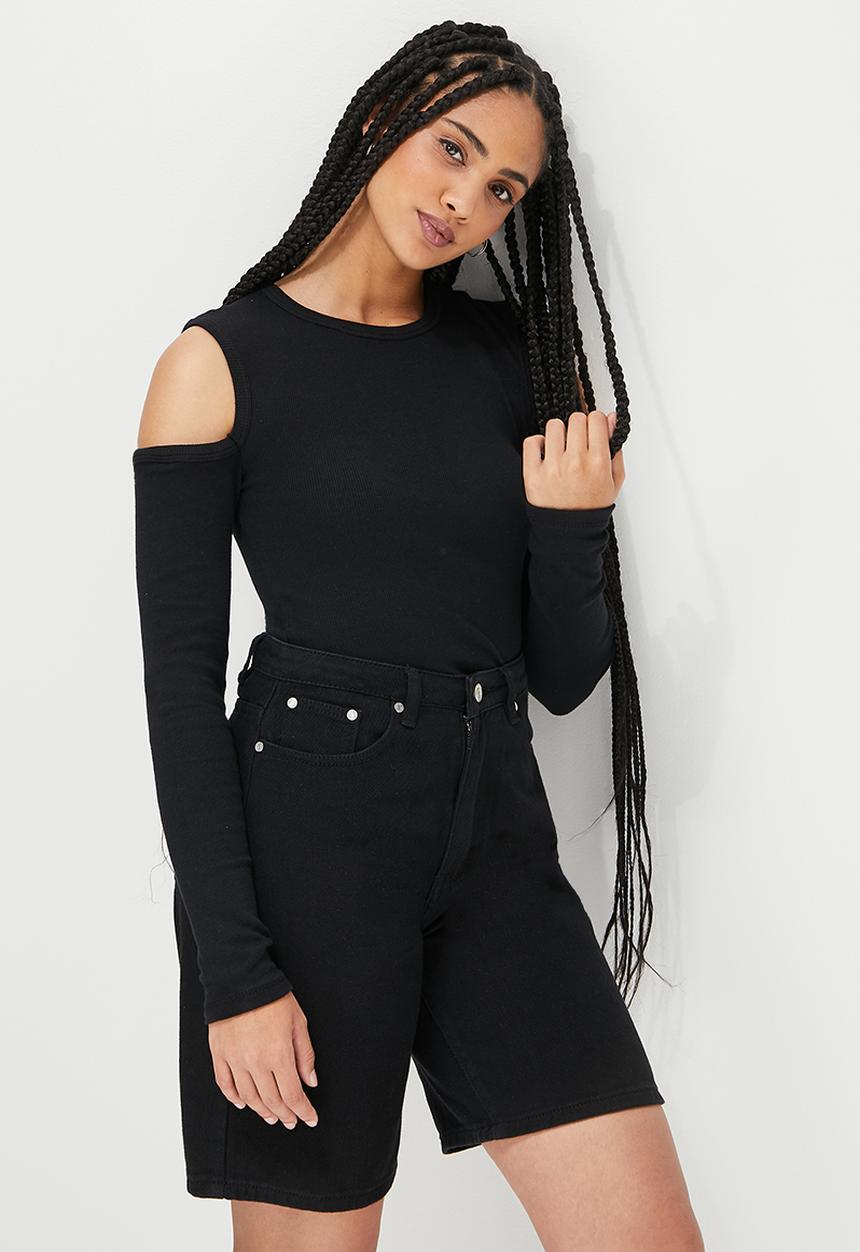 Blake - Cold shoulder crop tee - black