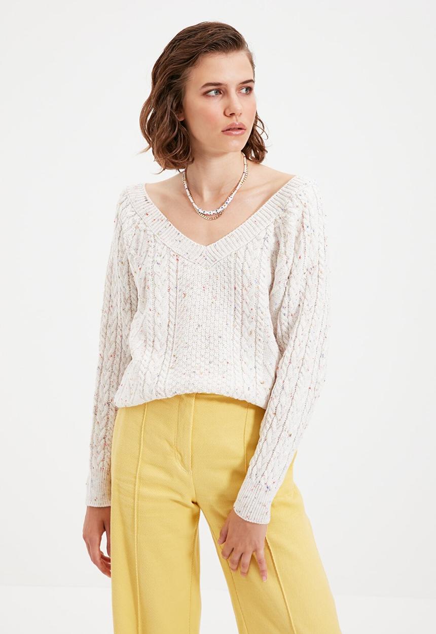 Trendyol - V neck knit sweater - ecru