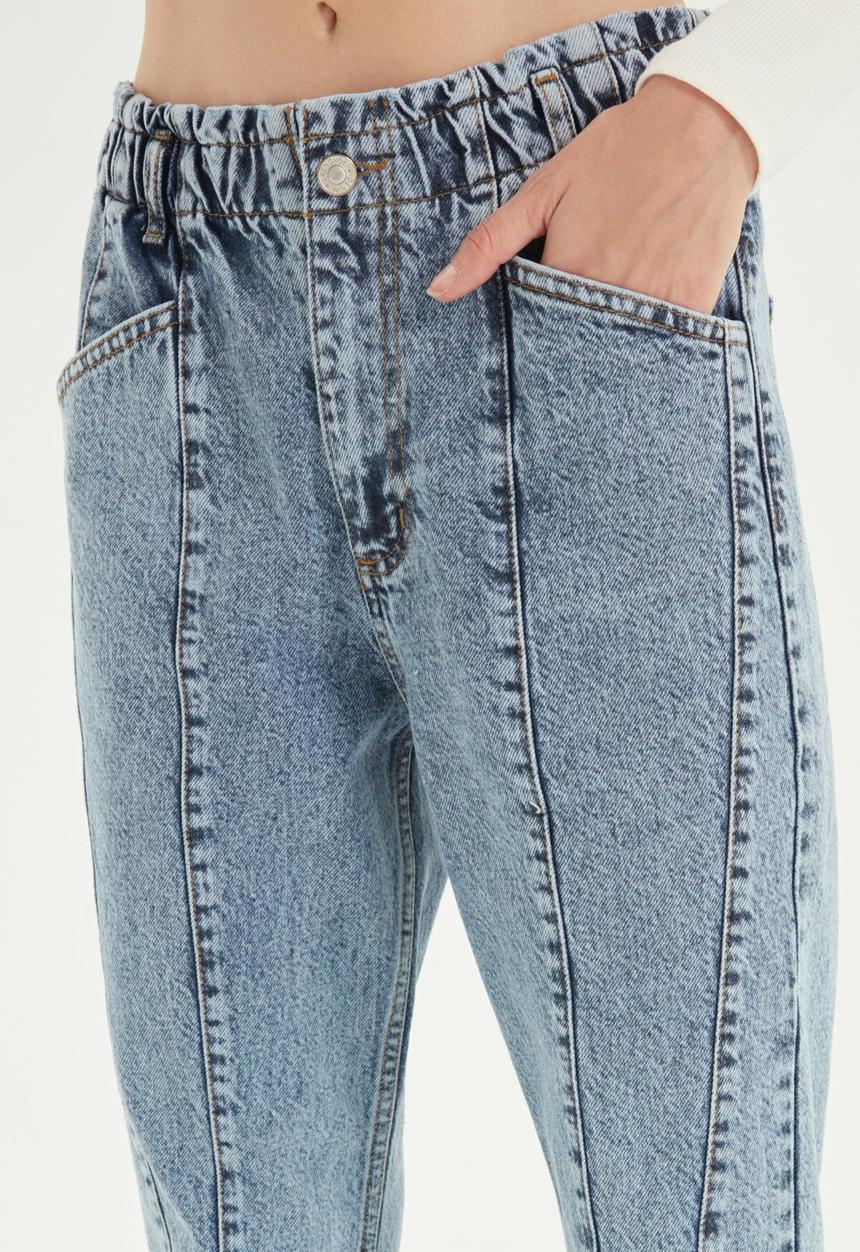 Trendyol - Ruched waist high waist mom jeans - blue