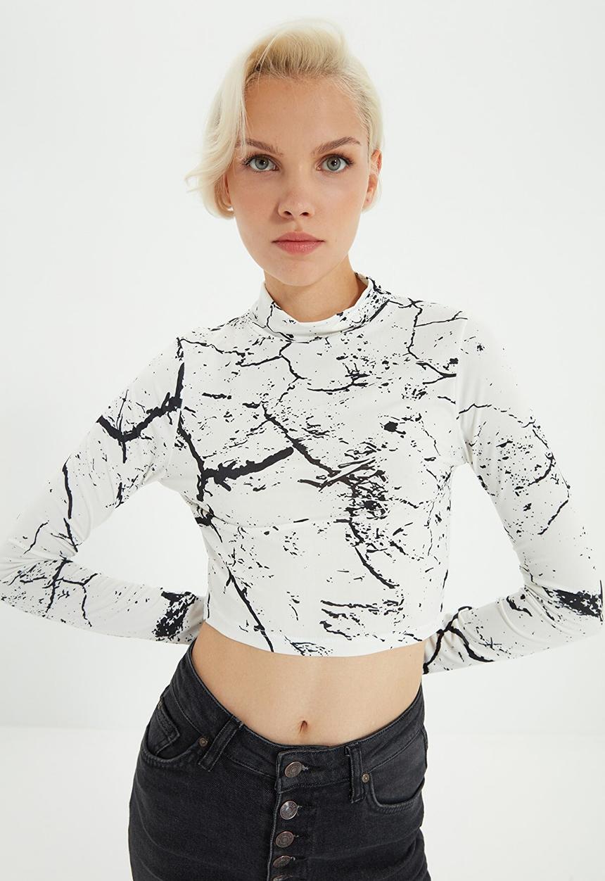 Trendyol - Marble pattern turtleneck crop - ecru
