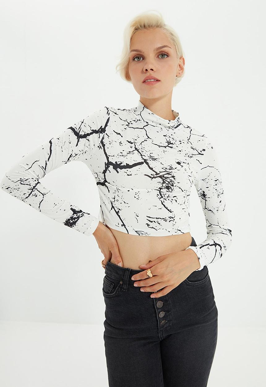 Trendyol - Marble pattern turtleneck crop - ecru