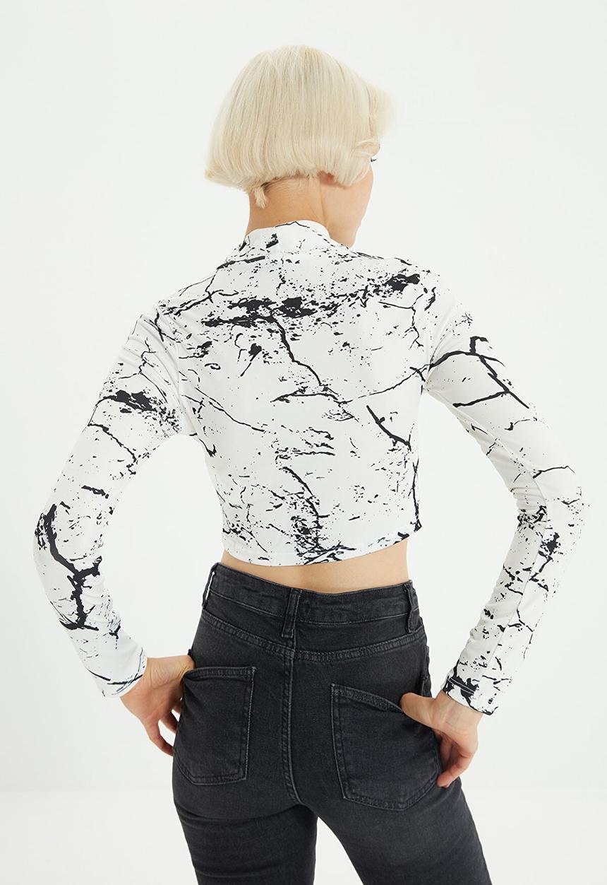 Trendyol - Marble pattern turtleneck crop - ecru