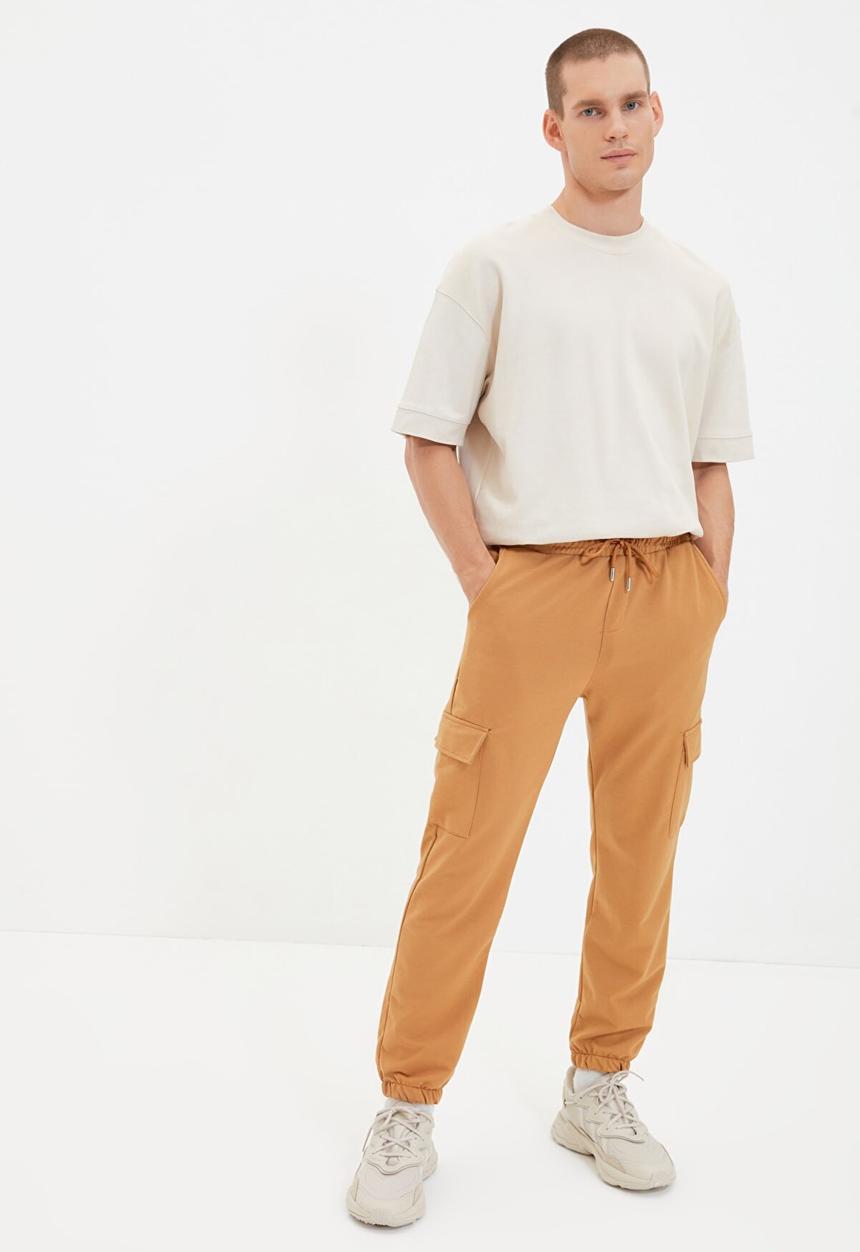 Trendyol - Regular fit cargo pocket sweatpants - camel