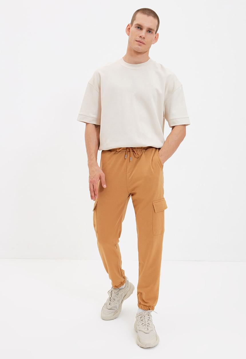 Trendyol - Regular fit cargo pocket sweatpants - camel