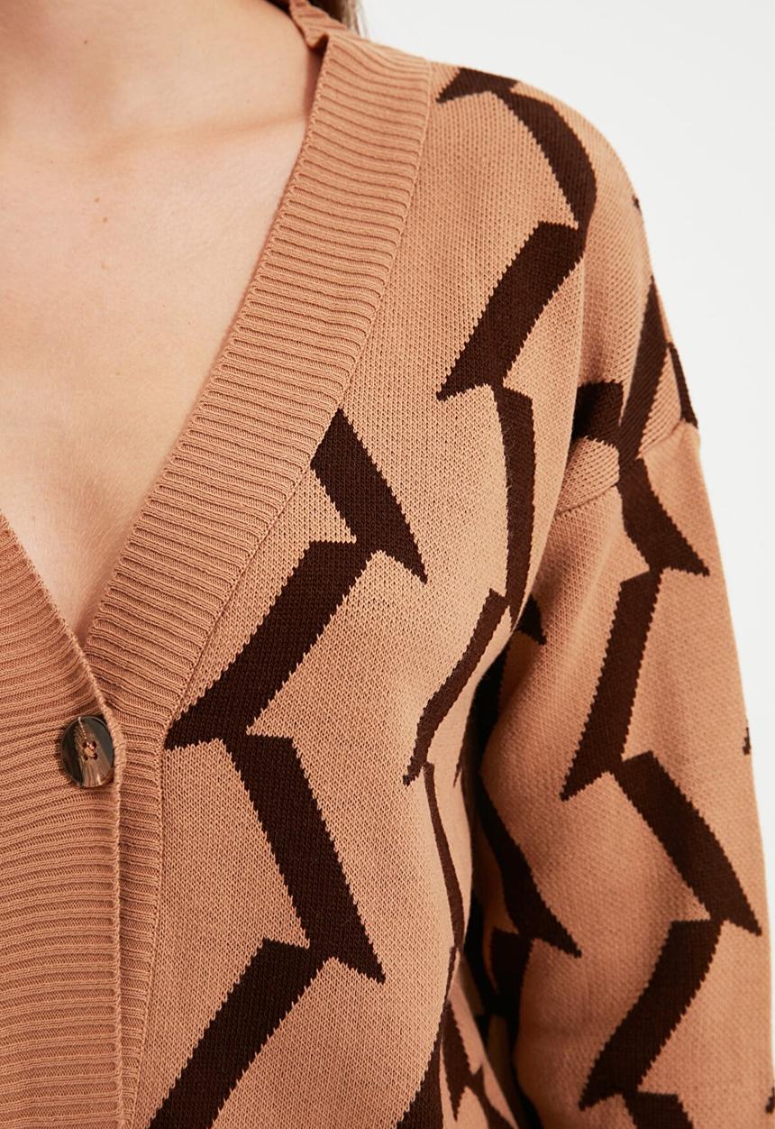 Trendyol - Geometric jacquard knit cardigan - camel