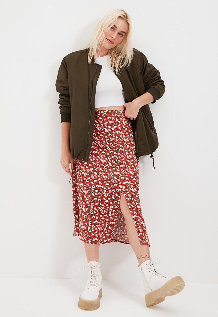 Trendyol - Flower patterned slit detailed skirt - brick