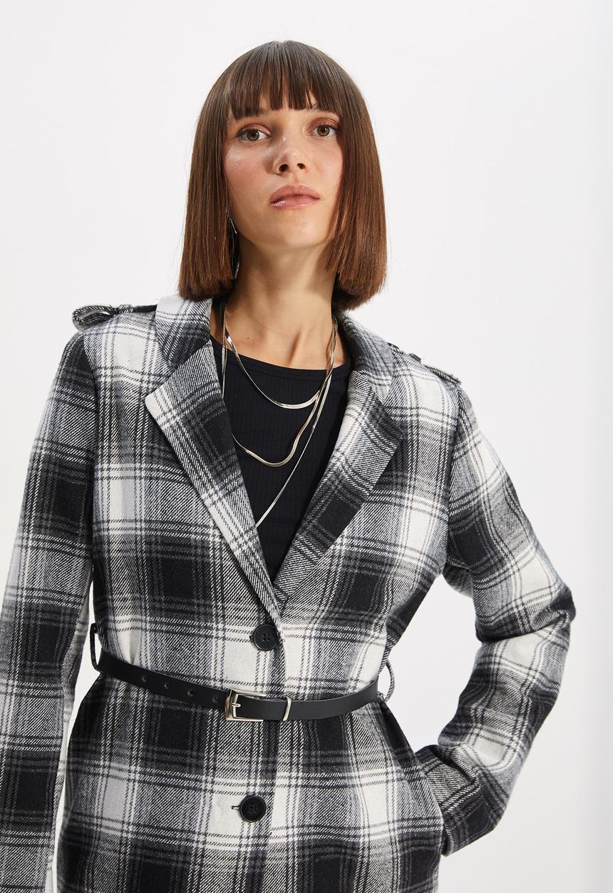 Trendyol - Belted plaid coat - black
