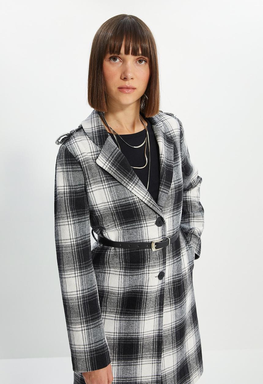 Trendyol - Belted plaid coat - black