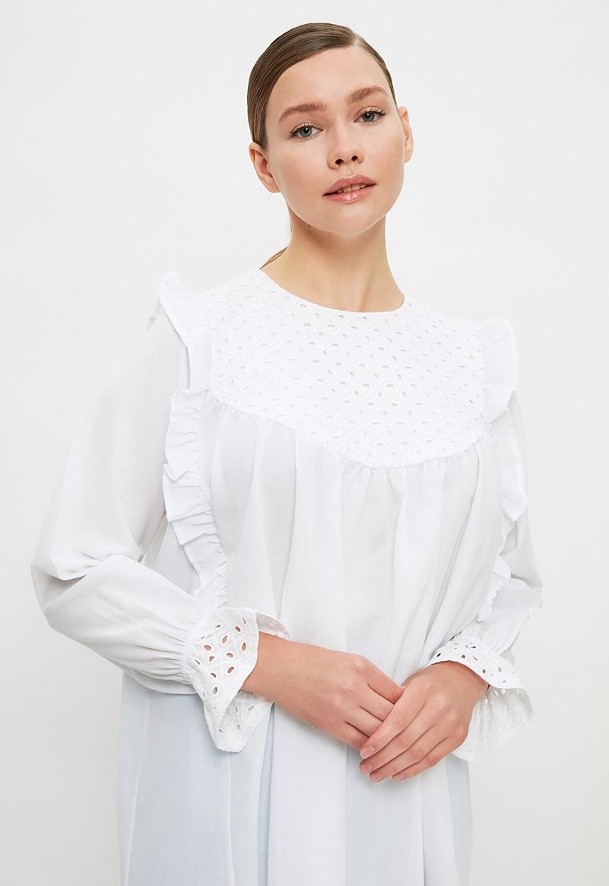 Trendyol - Brode detailed crew neck tunic blouse - white