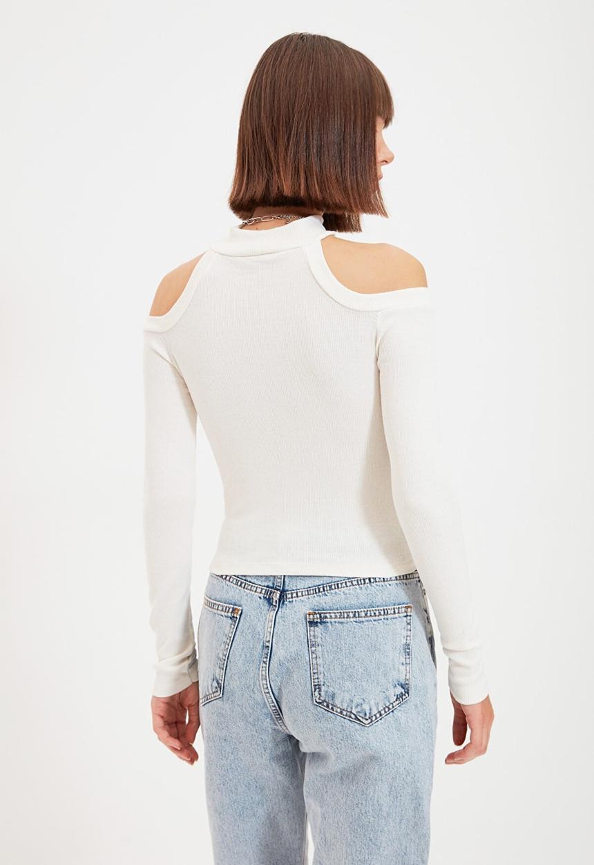 Trendyol - Carmen collar choker detailed top - ecru