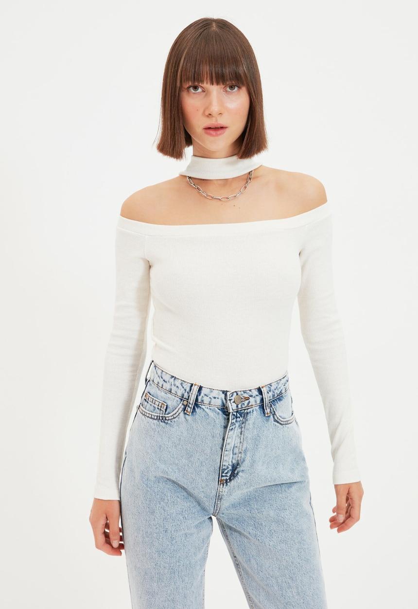 Trendyol - Carmen collar choker detailed top - ecru