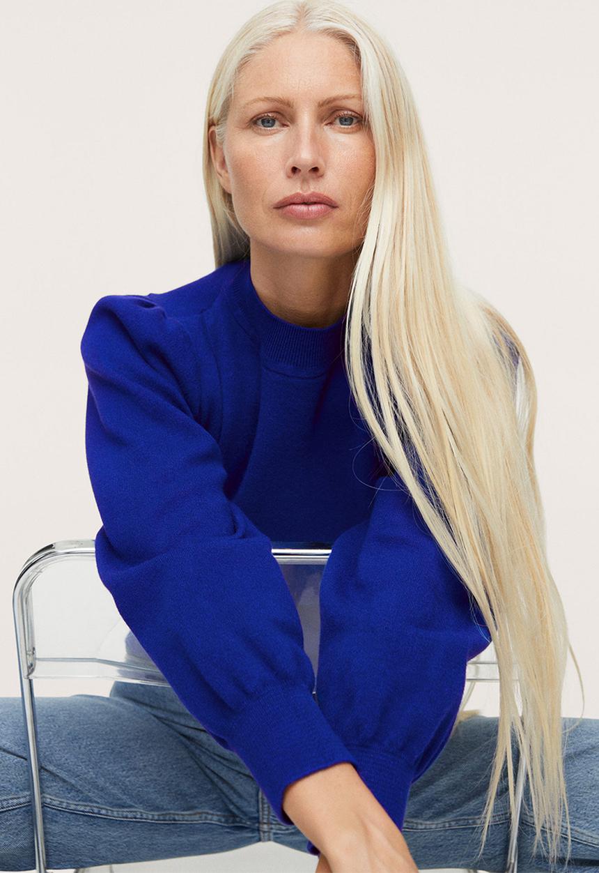 MANGO - Sweater shoulder - bright blue