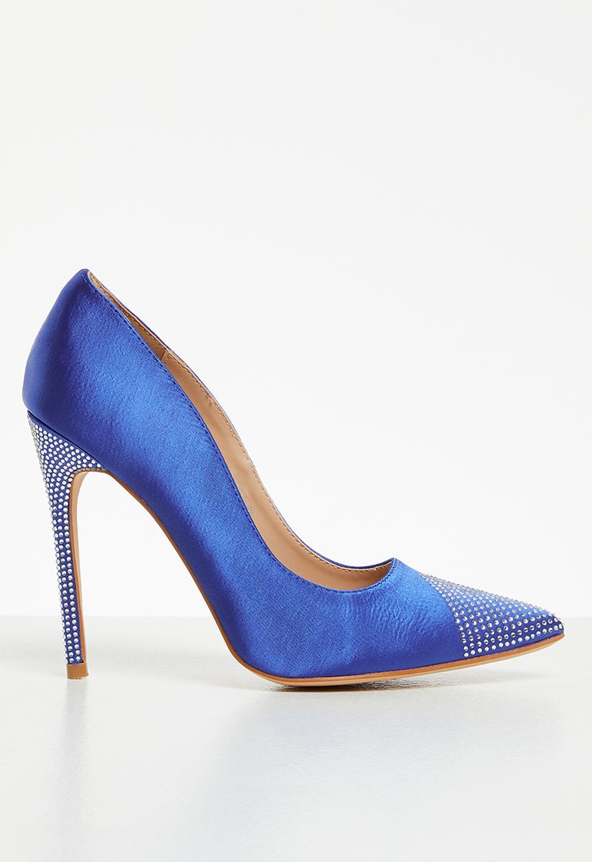 Miss Black - Waltz1 court - blue