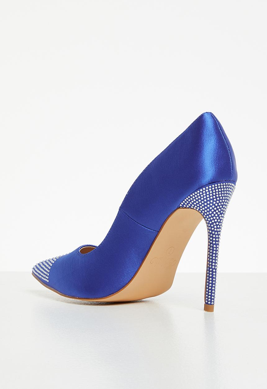 Miss Black - Waltz1 court - blue