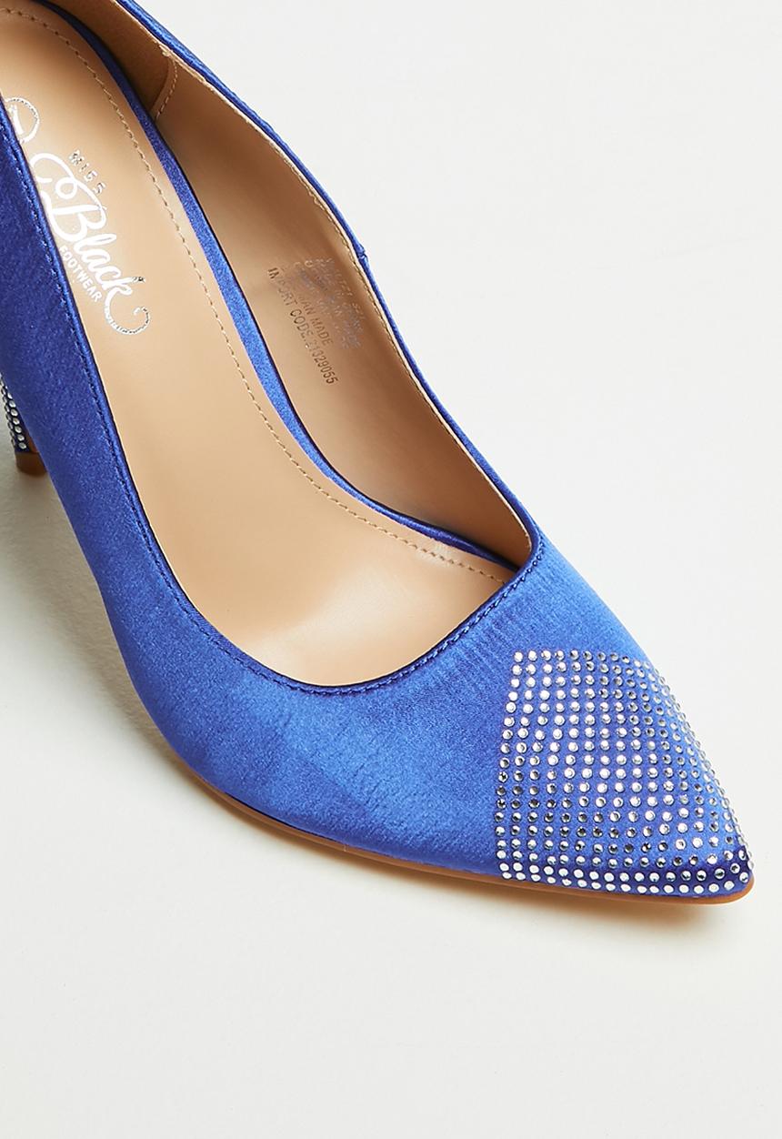 Miss Black - Waltz1 court - blue