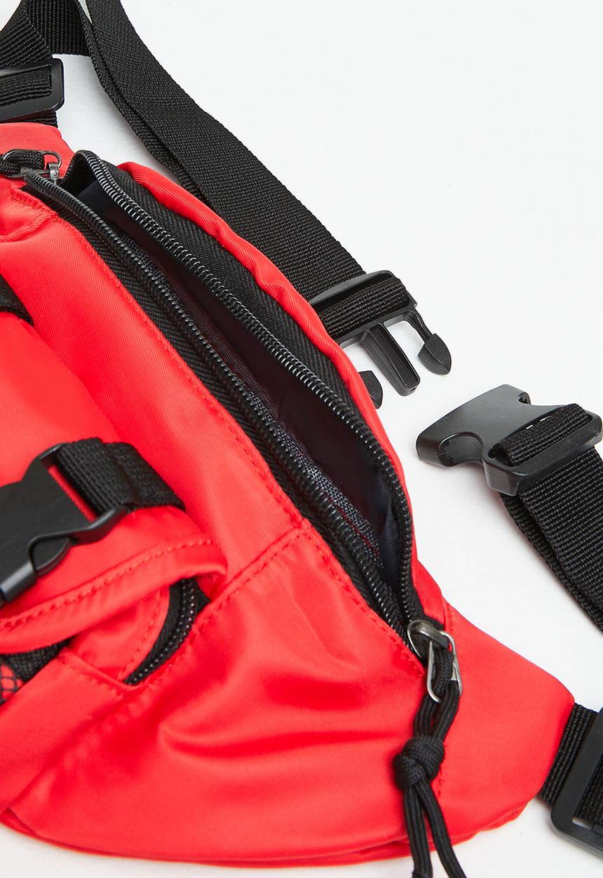 Rebel Republic - Plain moonbag - red
