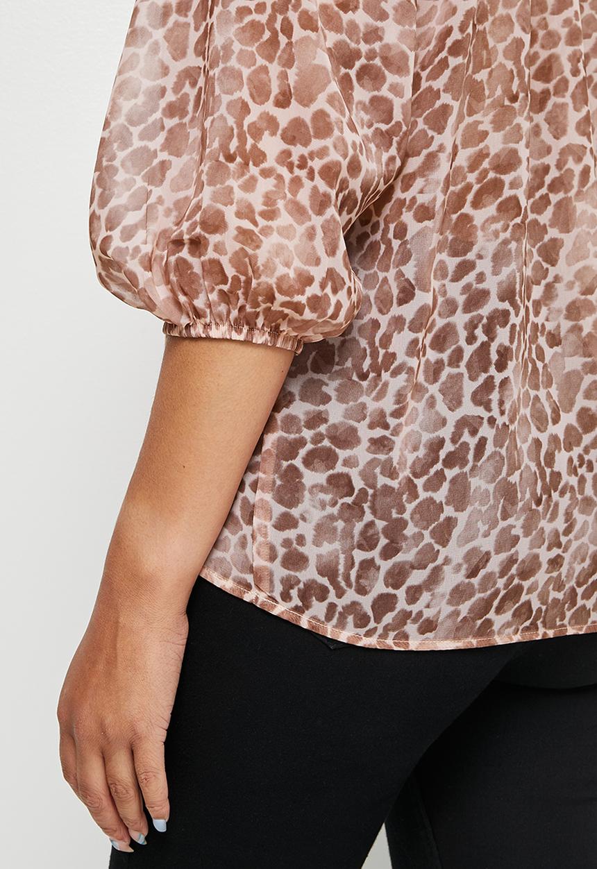 edit - Chiffon puffed sleeve blouse - watercolour giraffe