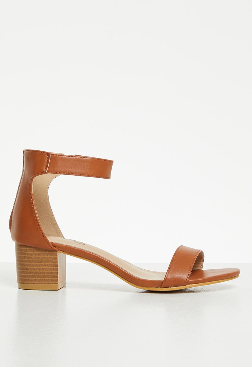 Jada - Barly there ankle strap block heel - tan
