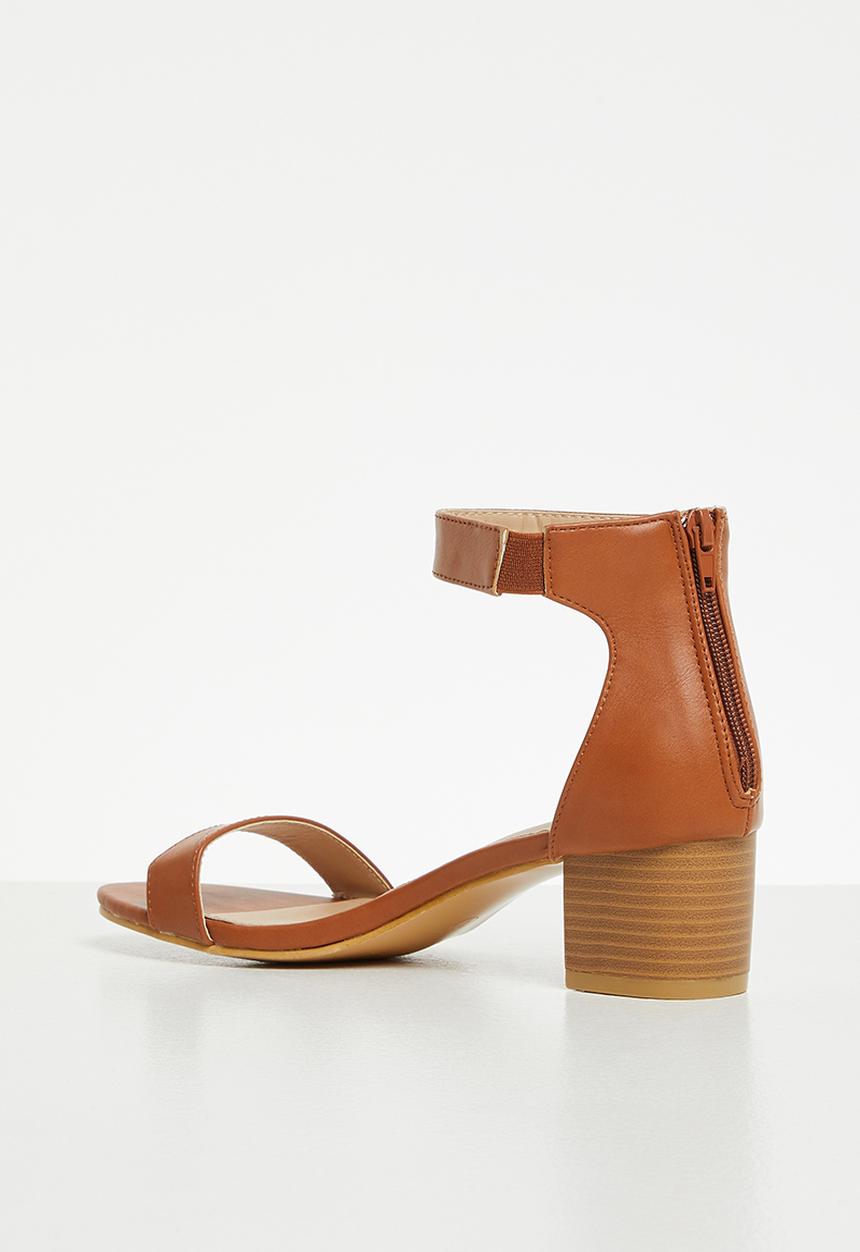 Jada - Barly there ankle strap block heel - tan