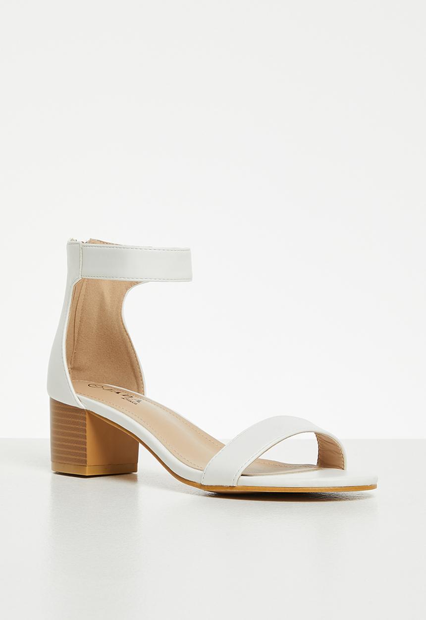Jada - Barly there ankle strap block heel - white