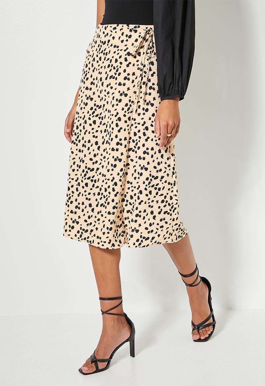 VELVET - Satin wrap midi skirt - sand & black