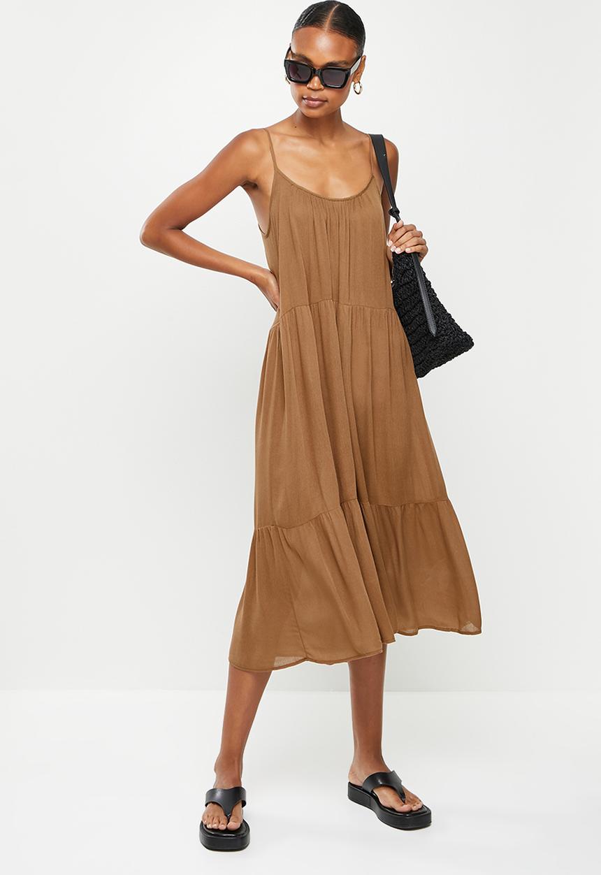 Missguided - Tiered cami midi smock dress - brown