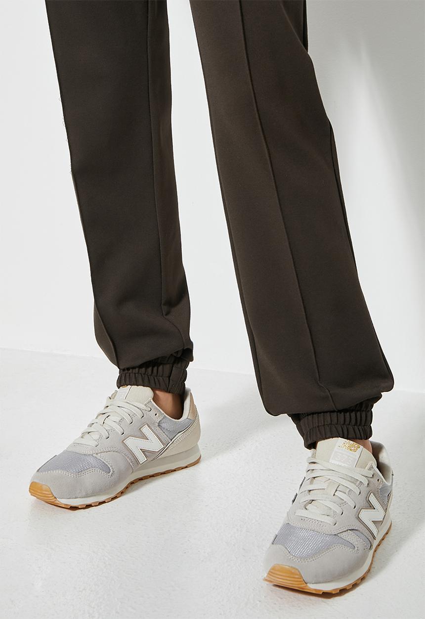 Superbalist - Pintuck jogger - choc