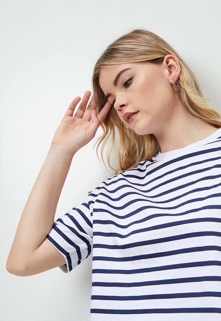 Blake - Striped boxy cropped tee navy stripe - navy/white