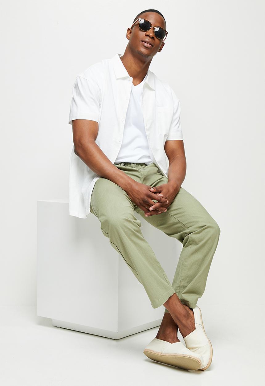 Lark & Crosse - Textured elastic waistband pant - fatigue green