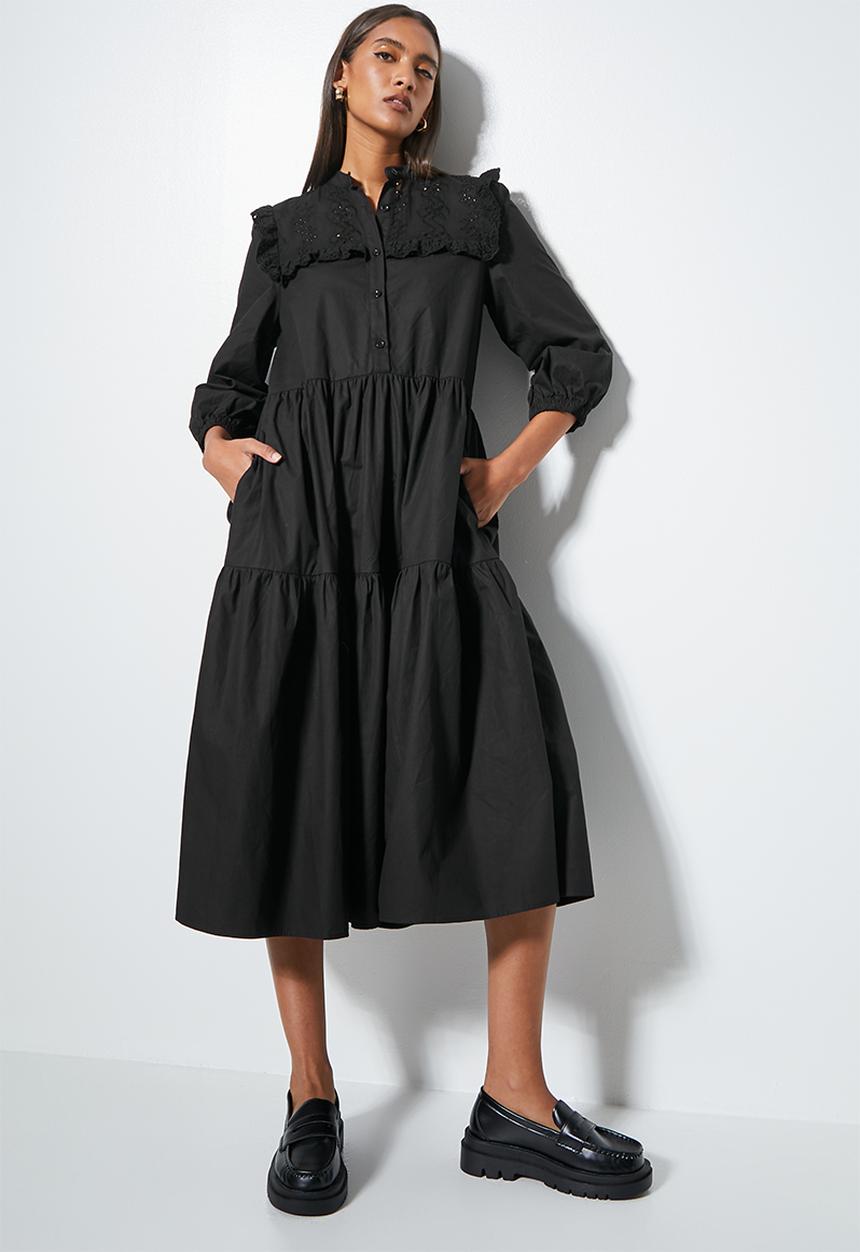Superbalist - Crochet inset detail tiered dress - black