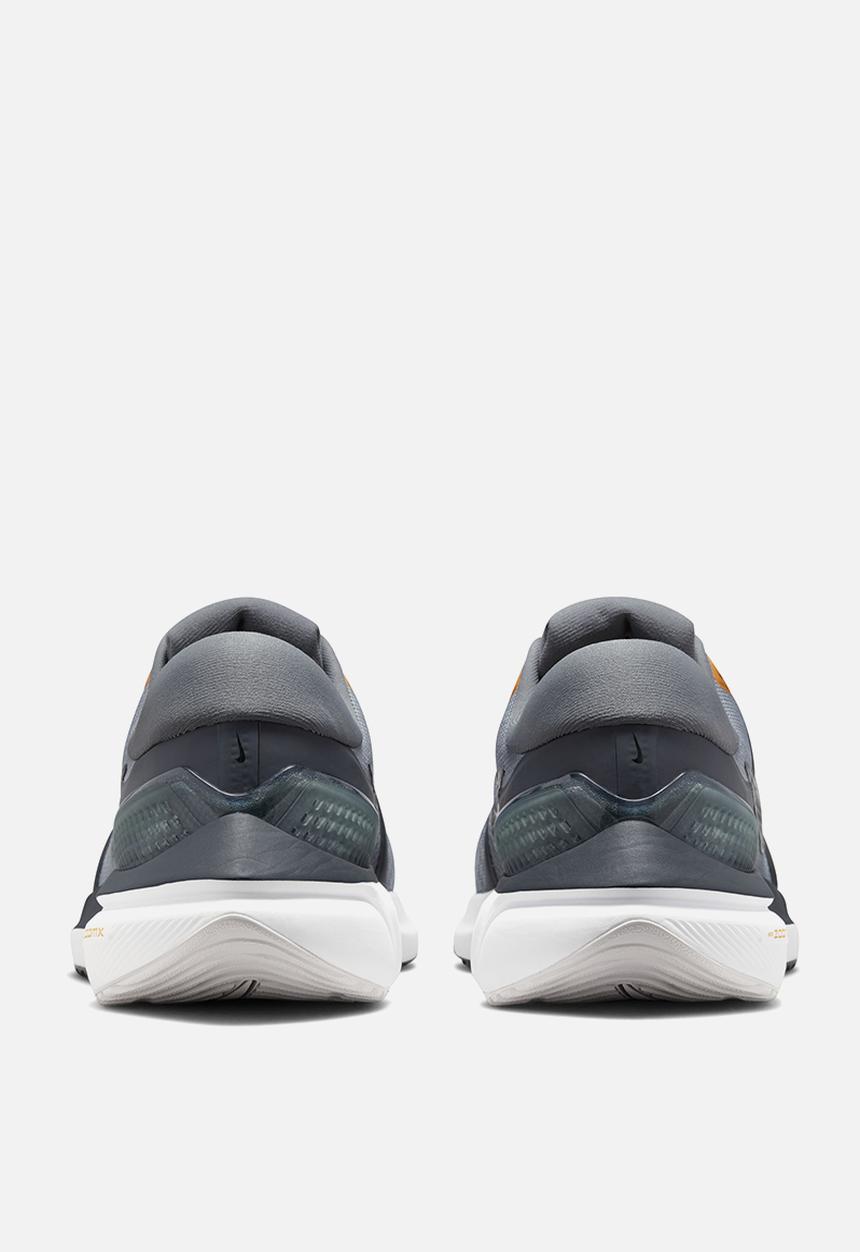 Nike - Air Zoom Vomero 16 - cool grey/black-anthracite-kumquat
