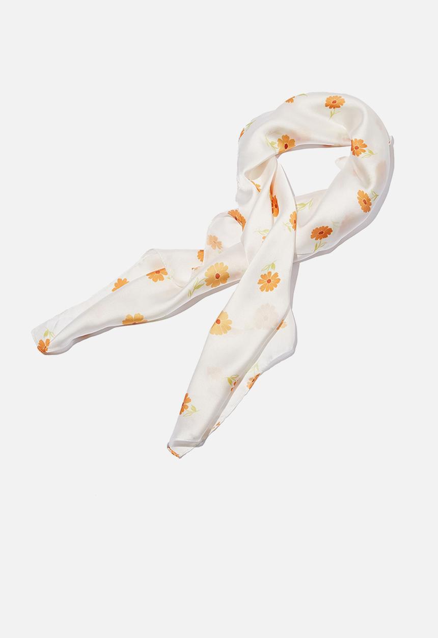 Rubi - Versatile scarf - white jalna daisy