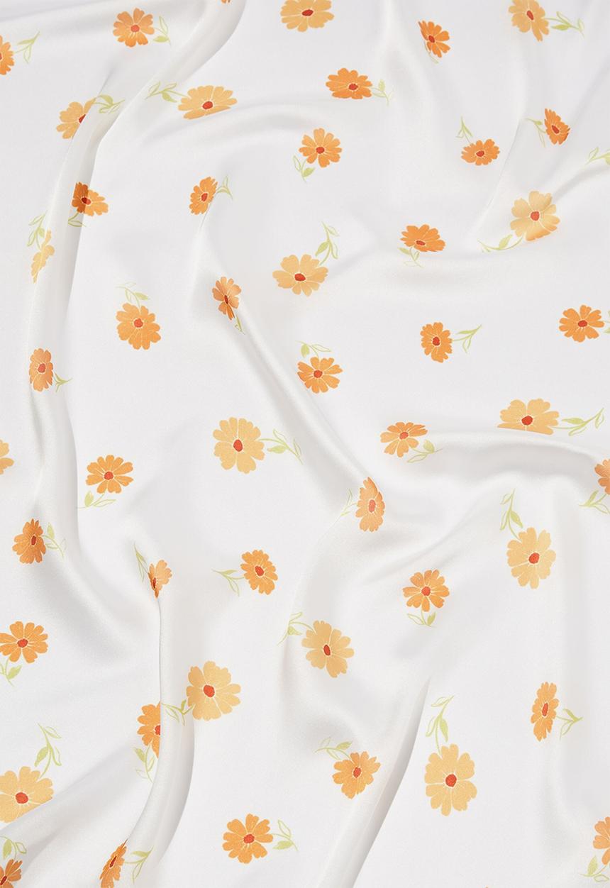 Rubi - Versatile scarf - white jalna daisy