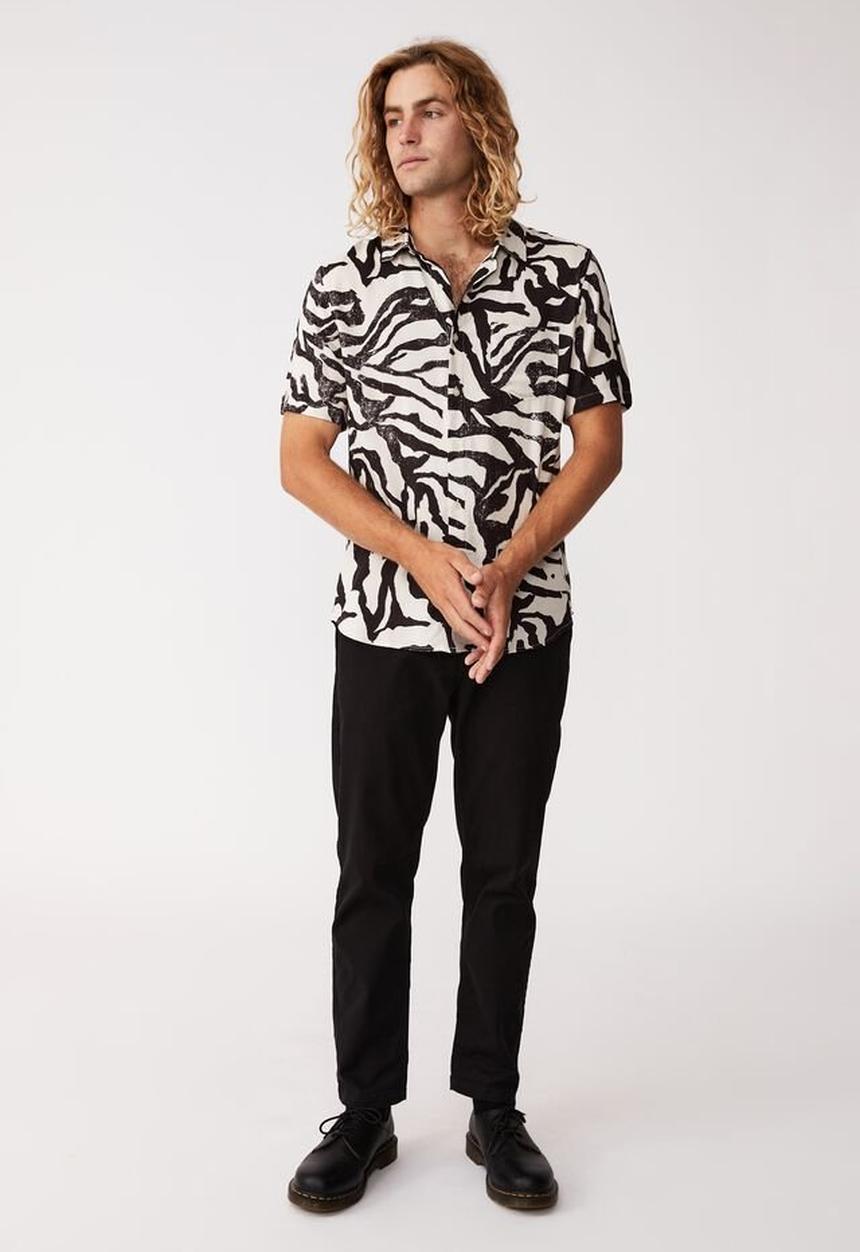 Cotton On - Vacay short sleeve shirt - black white tiger