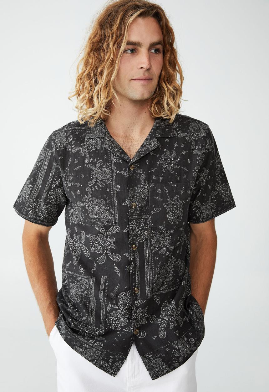 Cotton On - Riviera short sleeve shirt - faded black bandana