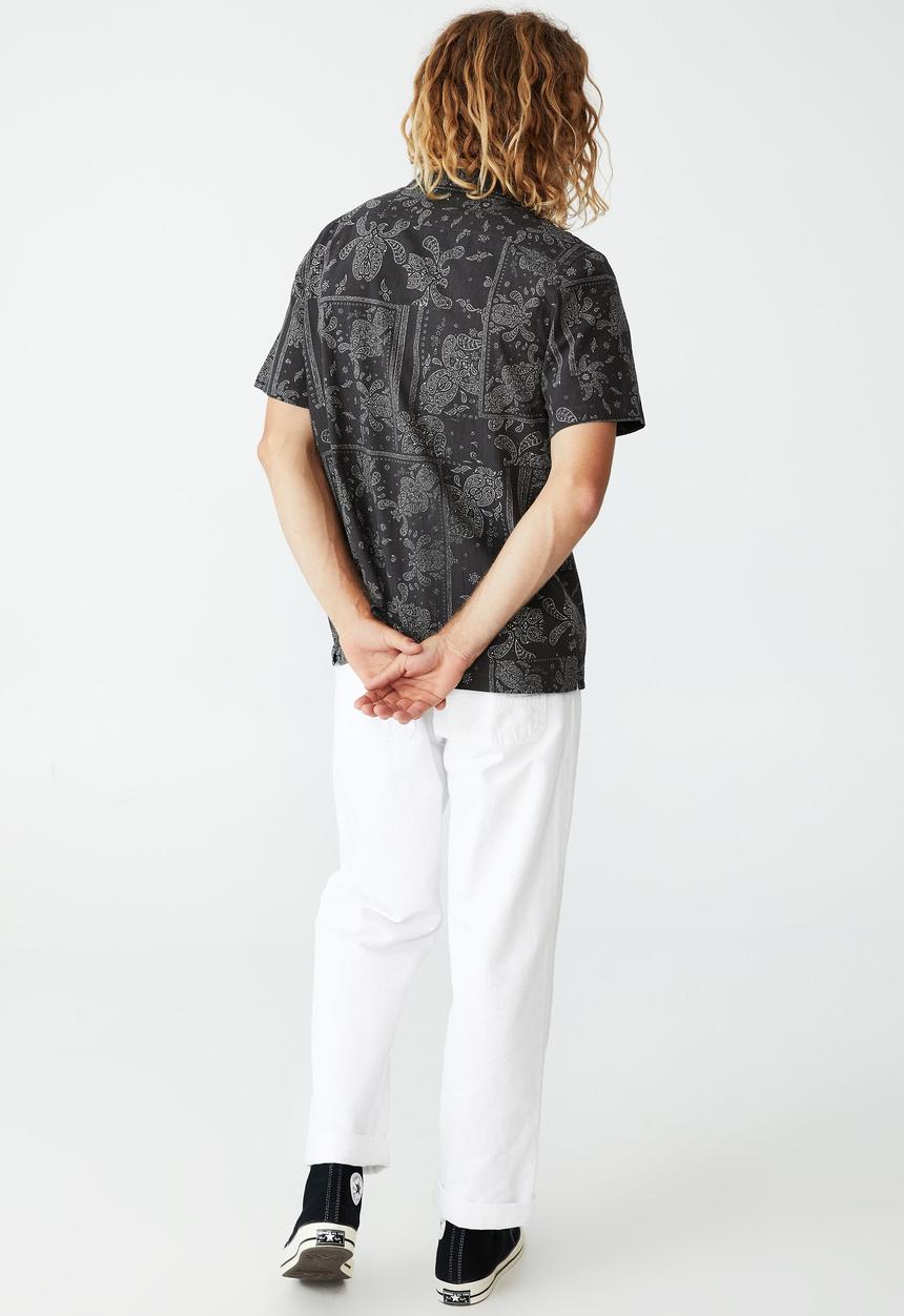 Cotton On - Riviera short sleeve shirt - faded black bandana