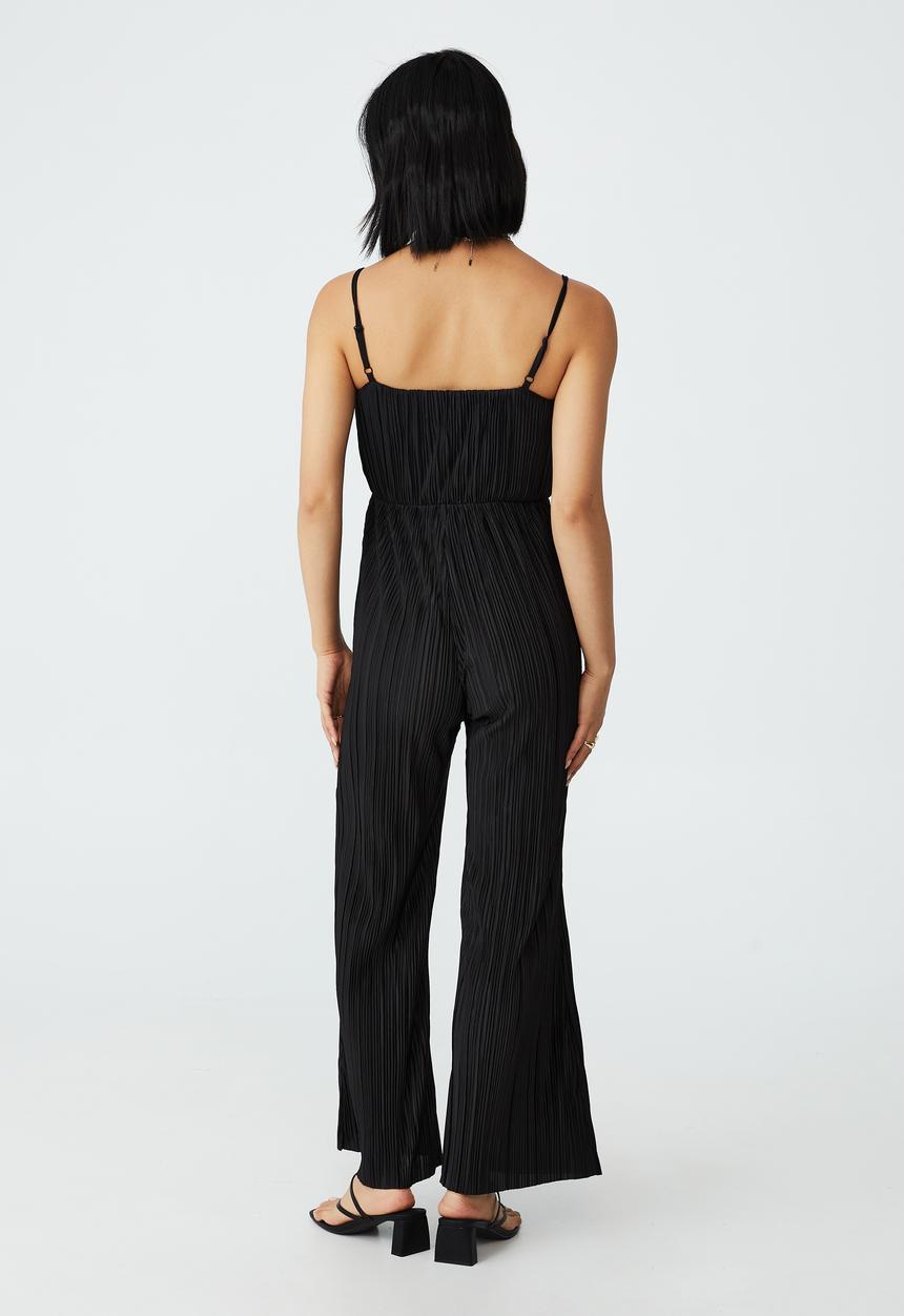 Cotton On - Petite knit strappy pleated playsuit - black